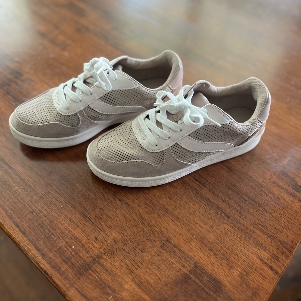 Neutral Sneakers in White and Tan